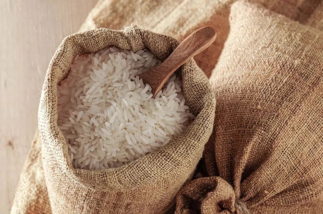 如何挑选质量比较好的大米呢？
